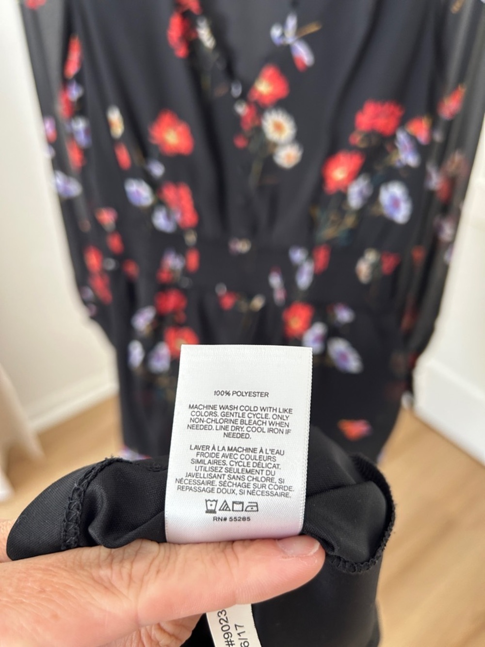 Express Dress. Size small. PTP 17”. Elastic waist. Sheer sleeves. Inside liner. - Picture 5 of 5